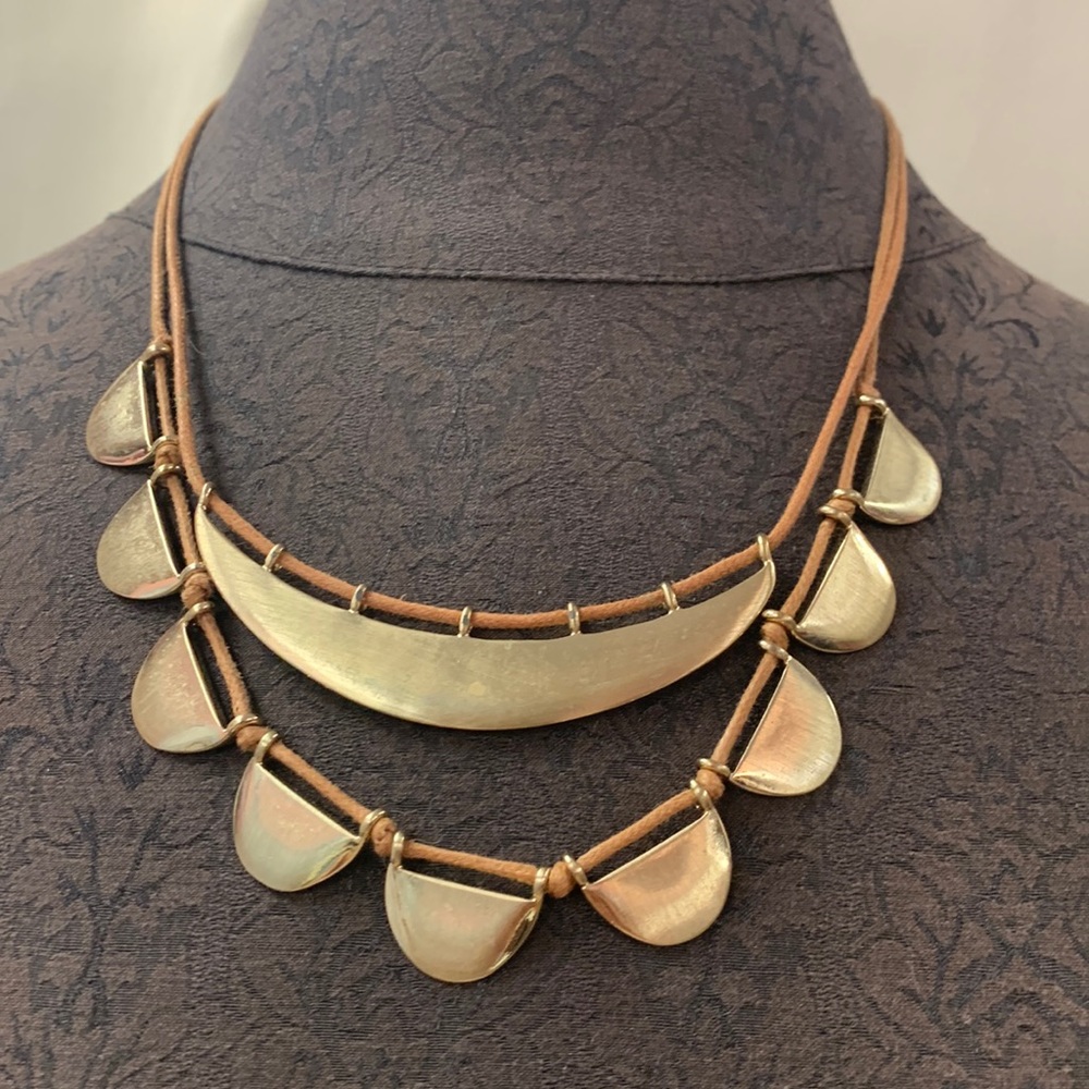 2 strand adjustable necklace in great condition